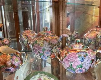VINTAGE CHINESE TEAPOT WITH SUGAR AND CREAMER