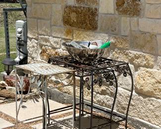 METAL OUTDOOR ACCENT TABLES