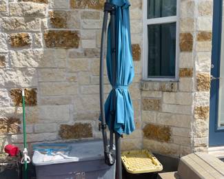 PATIO UMBRELLA