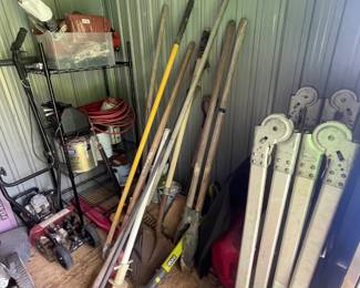 GARDEN TOOLS, LADDER