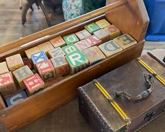 VINTAGE WOOD BLOCKS