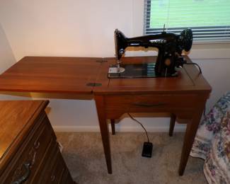 Working 1935 Sewing Machine