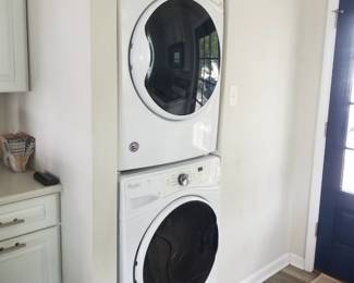 Whirlpool ELECTRIC stack washer & dryer