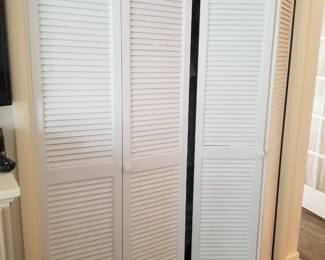 Louvered bifold doors