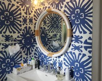 Bath vanity