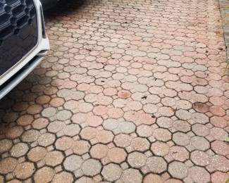 Driveway hardscape pavers