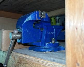 IRWIN 4 inch Cast Iron Mechanics Vise  