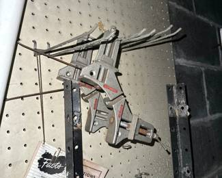 Stanley 45 Degree Miter box and corner clamp 