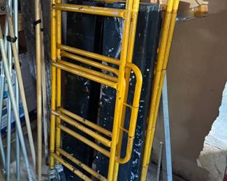 foldable utility scaffold 