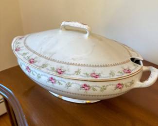 china covered serving dish 
