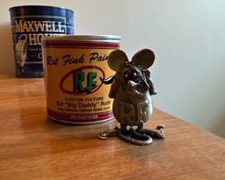 Rat Fink figurine 
