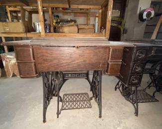 Singer Treadle Sewing Machine Table 
