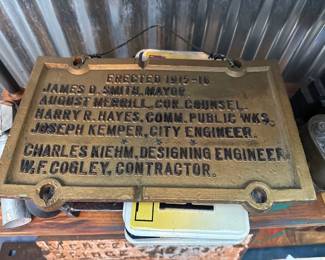 commemorative plaque 