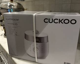 So my husband has been unable to locate our rice cooker in the new kitchen… so he bought another one and we don’t need 3 rice cookers.  He doesn’t know I’m selling this. 