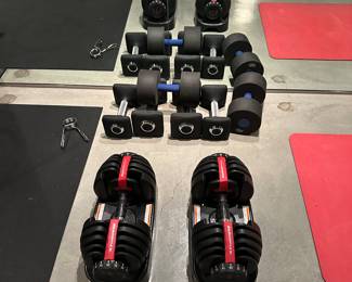 Adjustable dumbbell weight set 