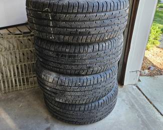 Like new All Season BF Goodrich Advantage 245.55.R19