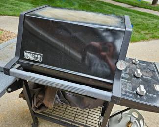 Nice Weber gas grill (the tank is full and ready to go)