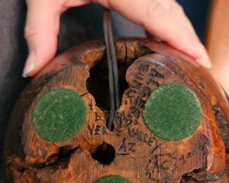 Bottom of burl lamp