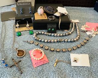 Sterling and 1 pearl brooch 
