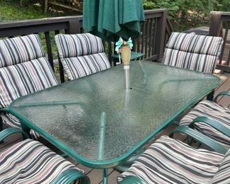 Patio Table, 6 Chairs and Umbrella 