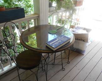 Bristol table & chairs