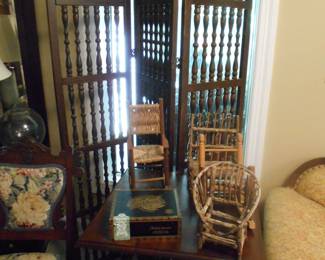 Vintage screen, oak lamp table,doll furniture0