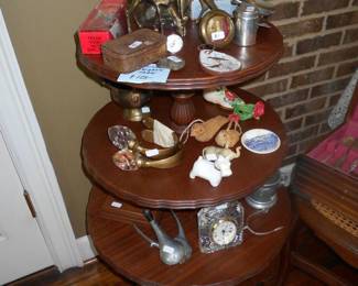 3 tiered mahogany table, brass items