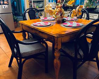 Beautiful square table with 4 chairs