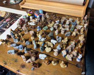 Figurines