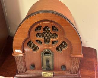 Cathedral-style Radio