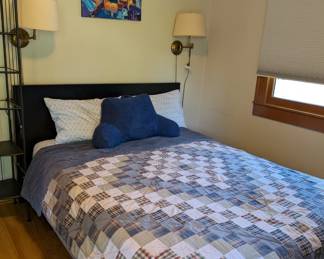 Queen size bed in like new condition