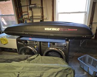 Yakima Space Booster car top carrier