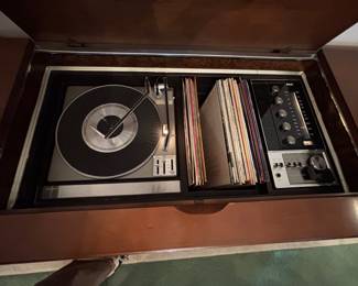 Turntable - Storage - and Radio!