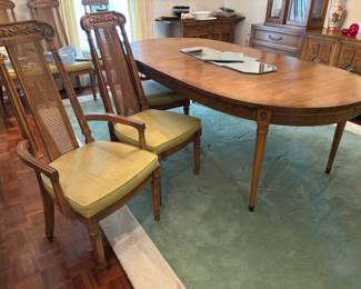 American Furniture Co Dining Table (3 leaves) 6 Chairs