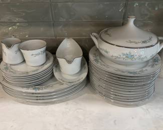 RoyalCourt 'Blue Fantasy' Service for 8