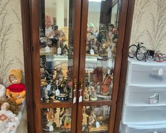 Winnie the Pooh, Storage and China Cabinet