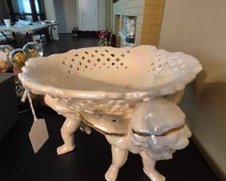 Cherub 3-footed Bowl