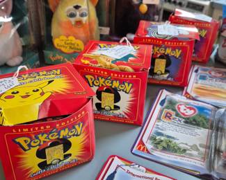 Pokeballs, Pokémon, all four are new