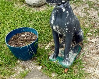 Flower pots, plants, outdoor lawn ornaments