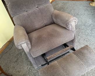 La-Z-Boy recliner - gray