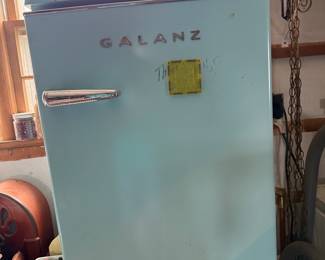 Retro Galanz mini fridge 2.5 cu. Ft.