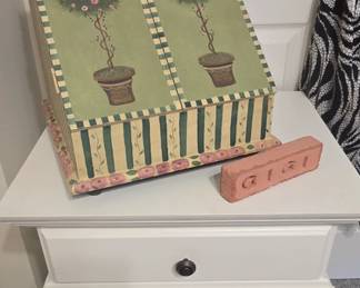 Side Table - Organizer