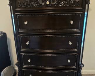 Chester Drawer of Bedroom Set