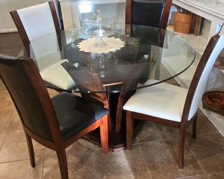 Round Kitchen Table with 4 Chairs