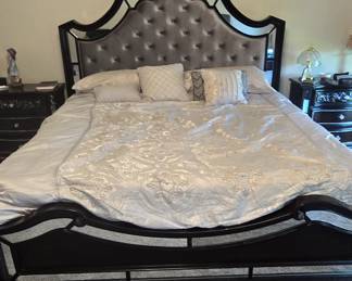 Beautiful King 5 Piece Bedroom Set - Excellent Shape
