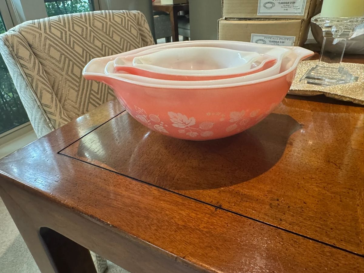 Vintage Pyrex Casserole Dishes: Pink Gooseberry and white Autumn Harvest patterns with lids. Never been in the dishwasher, so in excellent condition.            Please understand that we cannot provide pricing on items nor do we pre-sell.