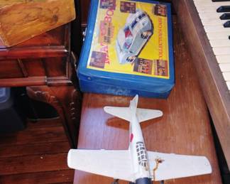 566. CAR CASE AND AIR PLANE $15 EA