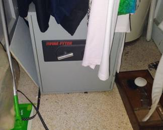 SAFE IS ATTACHED TO FLOOR SO CAN NOT BE SOLD