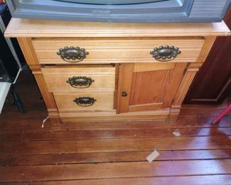 572. TV STAND $35