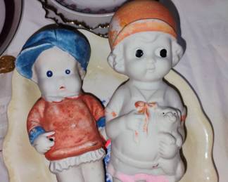 551. FIGURINES $20 FOR PAIR